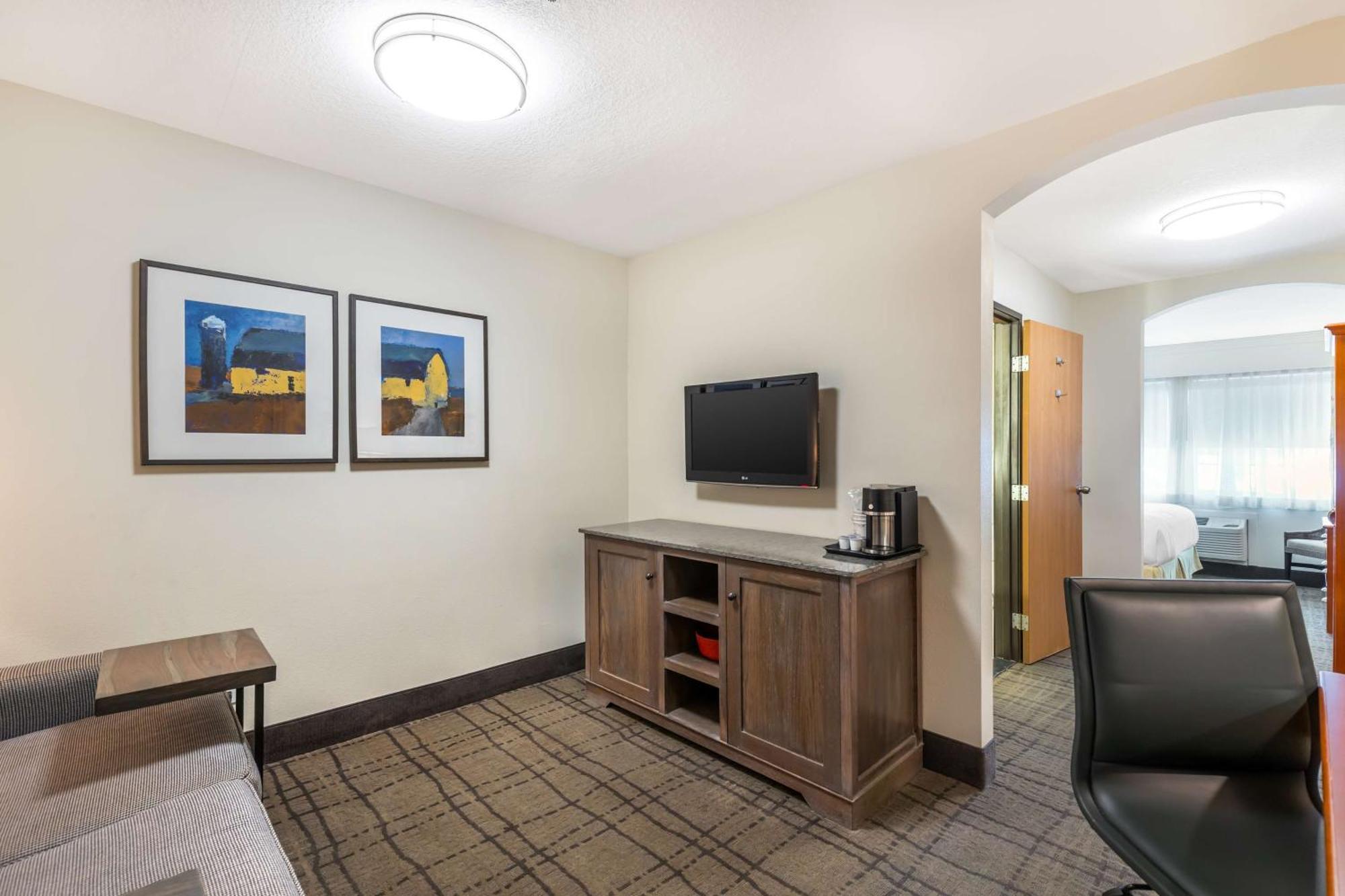 Best Western Plus University Park Inn & Suites Еймс Екстер'єр фото