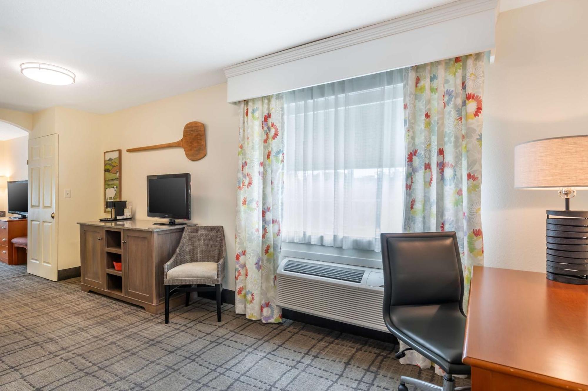 Best Western Plus University Park Inn & Suites Еймс Екстер'єр фото