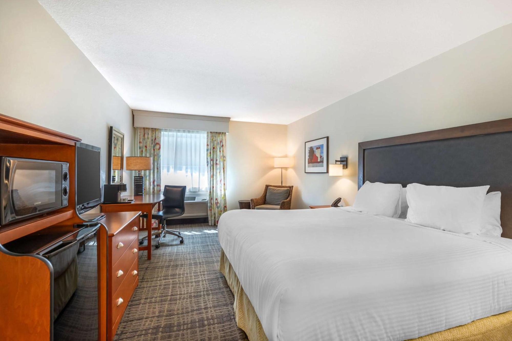Best Western Plus University Park Inn & Suites Еймс Екстер'єр фото