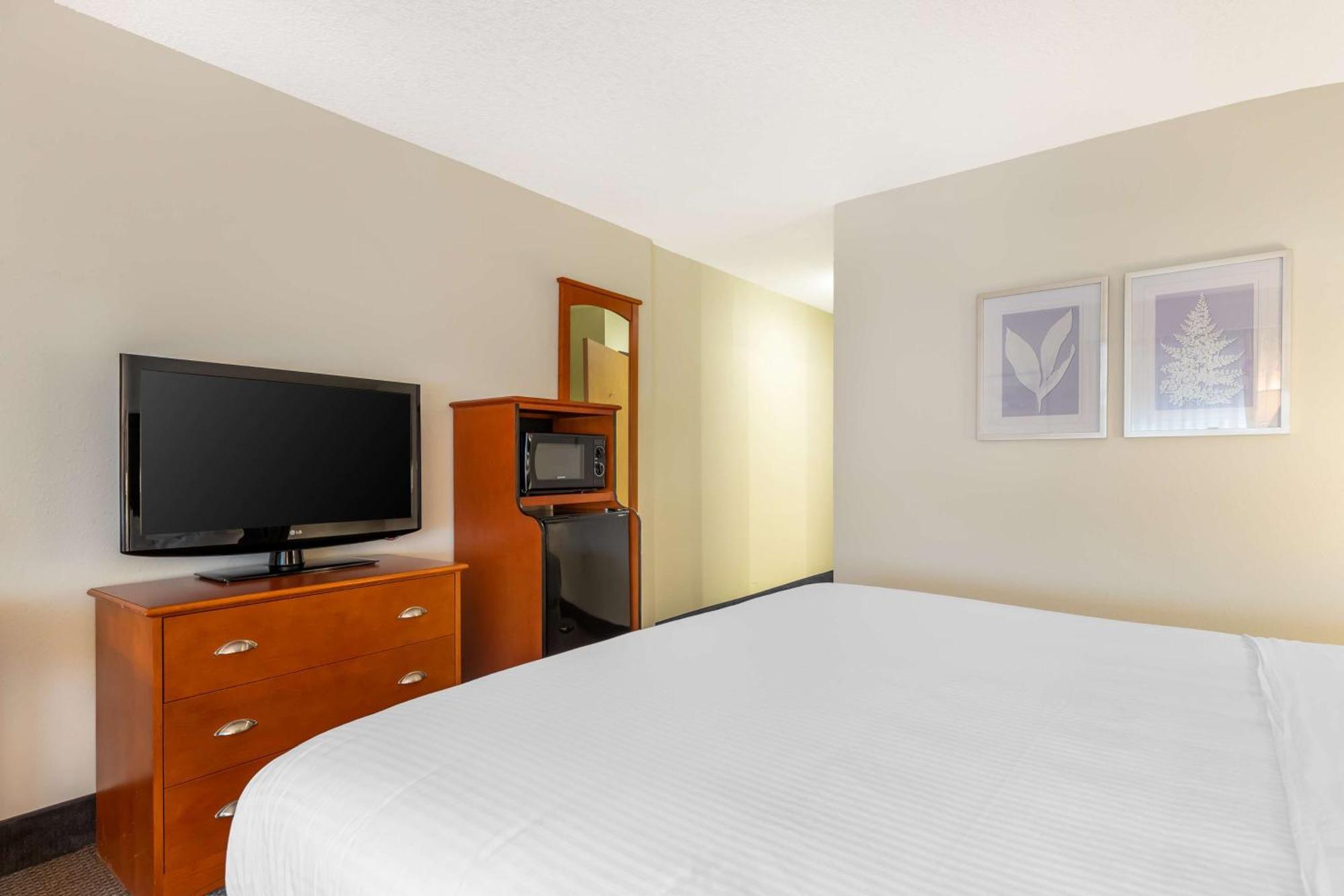 Best Western Plus University Park Inn & Suites Еймс Екстер'єр фото